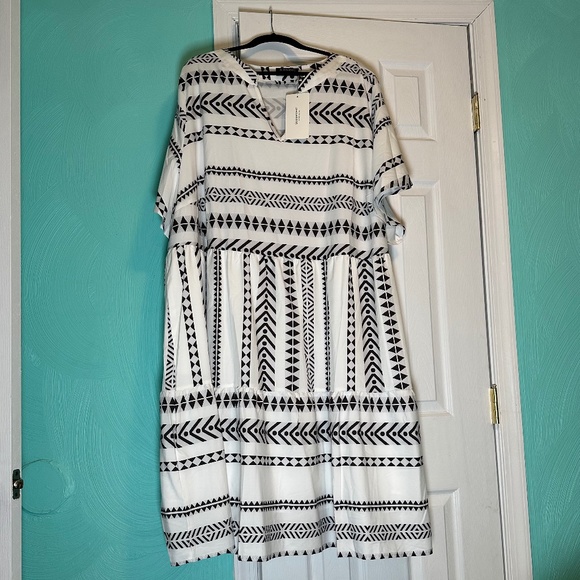 BloomChic Dresses & Skirts - Midi Dress